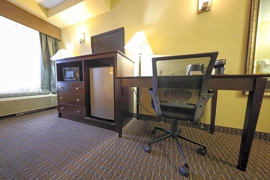 Copley Inn & Suites, Copley - Akron