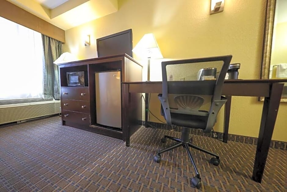 Copley Inn & Suites, Copley - Akron