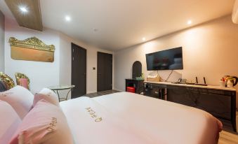 Gongju Q Hotel