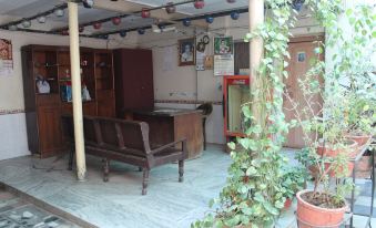 Aashirwad Paying Guest House