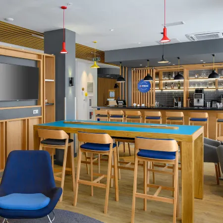 Holiday Inn Express Almaty, отель Ihg