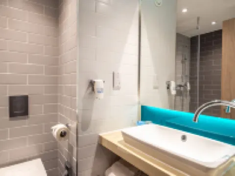 Holiday Inn Express LONDON HEATHROW T4 by IHG Hotels in Hounslow