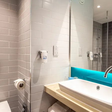 Holiday Inn Express LONDON HEATHROW T4 by IHG