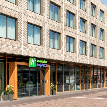 Holiday Inn Express ALMERE by IHG Отели в г. Алмере