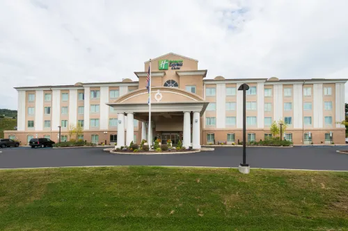 Holiday Inn Express & Suites DICKSON CITY - SCRANTON by IHG - parking