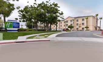 Holiday Inn Express & Suites San Diego Otay Mesa