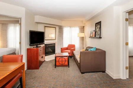 Residence Inn by Marriott Newark Silicon Valley Отели рядом с достопримечательностью «Fear Overload Scream Park»