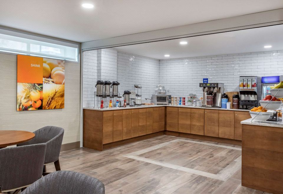 햄프턴 인 NY-JFK 조식