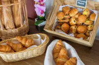 ベストウェスタン プラス ホテル イエール コート ダジュール イエール - 朝食