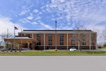 Quality Inn & Suites Matteson Near I-57 Отели в г. Мони