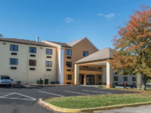 クオリティ イン & スイーツ ピッツバーグ ハーマービル ハーマー・タウンシップのホテル