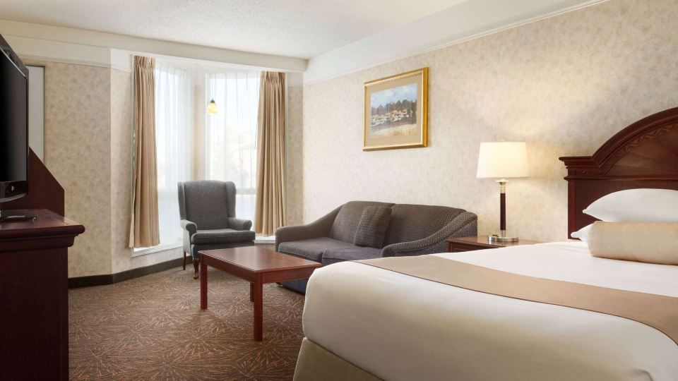 Travelodge by Wyndham Lloydminster