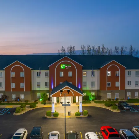 Holiday Inn Express & Suites BEDFORD by IHG