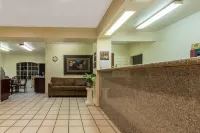 Quality Inn & Suites - parking
