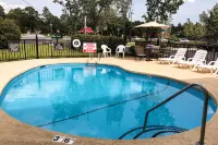 Quality Inn Raeford - Pet Friendly