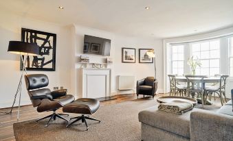 Luxury George Street Apartments: Castle Suite