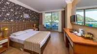 L’ETOİLE BEACH HOTEL