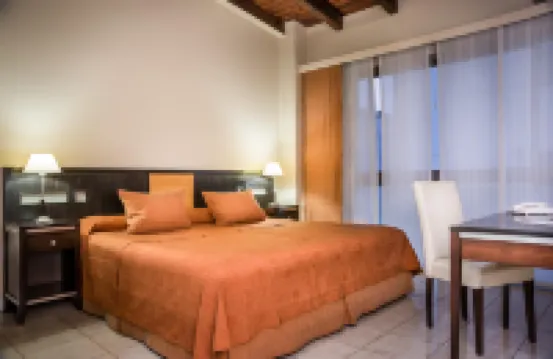 蒙塔納斯阿祖勒斯公寓式酒店