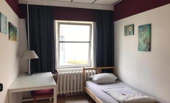 M&R Hostel