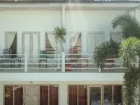 吉理艾莫精品度假村 吉利特拉旺岸島碼頭附近的飯店