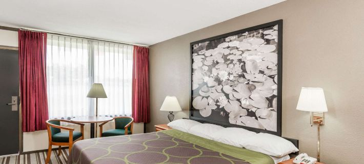 Super 8 by Wyndham Valdosta Mall Отели в г. Лаундс