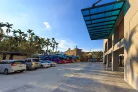Chiayi Oriental Pearl International Hotel - parking