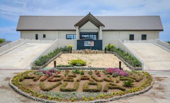 Landers Bay Resort & Spa Fiji - Adults Only - Housity