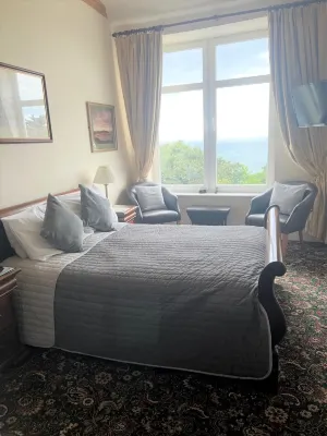 Mansion House Hotels in Filey