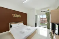 B32 Apartment Hotels in Samut Prakan