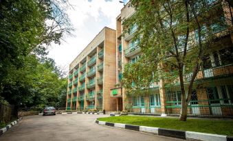 Ros les Prom Hotel