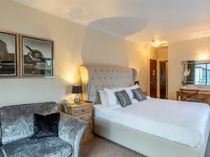 Lakes Hotel & Spa