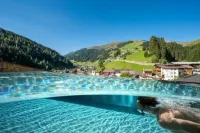 Hotel Alpin Spa Tuxerhof - 5-Star