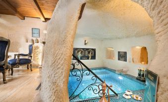 Elysion Cave Suites