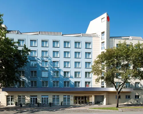 NH Collection Hamburg City Hotels near Schanzenpark