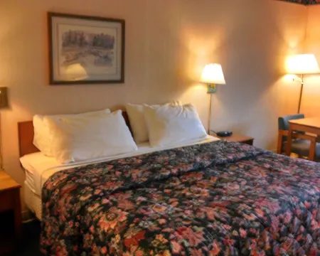 アメリカズ ベスト バリュー イン マリオン ノースカロライナ マクドウェルのホテル