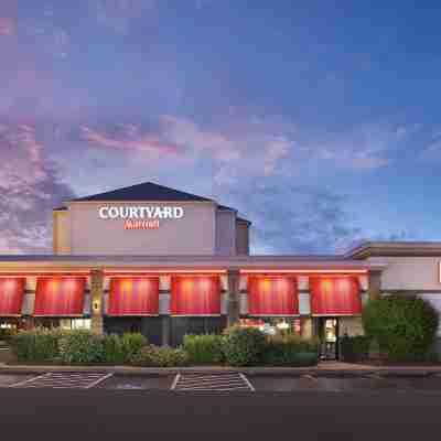 Courtyard Chicago Midway Airport Hotel Exterior