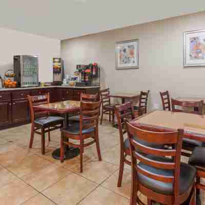 Days Inn by Wyndham Santa Maria Dining/Meeting Rooms