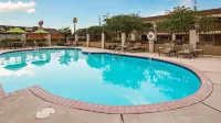 Best Western la Place Inn - Pools