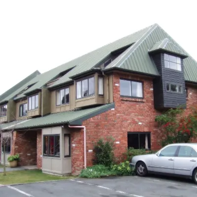 Woodlands Motels And Apartments Hotel dekat Stadion Otago