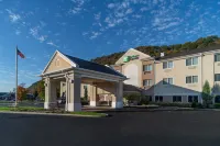 Holiday Inn Express & Suites Charleston-Kanawha City Hotels near Congregation B'nai Jacob