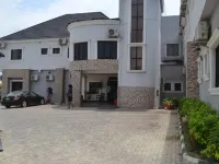 Bjorne Suites