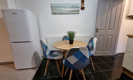 Cosy Stay in Stoke on Trent by Villazu - Housity
