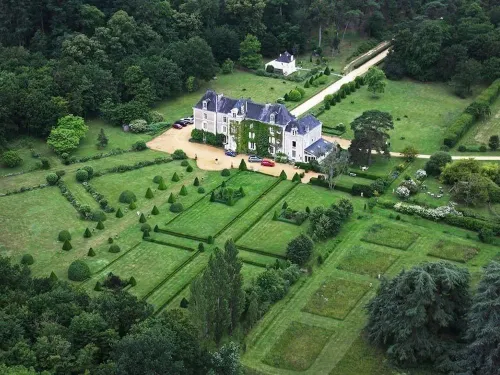 Château de Chambiers Hotels in Durtal