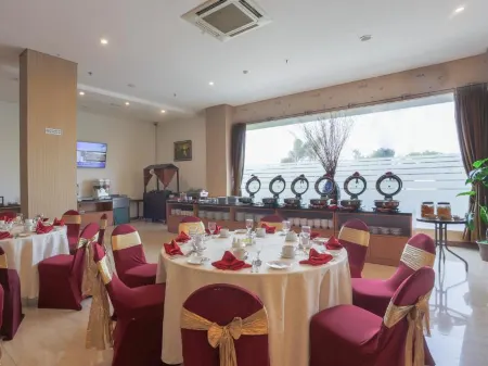 Grand Hap Hotel Отели рядом с достопримечательностью «Museum Radya Pustaka»