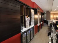 Holiday Inn SALINA by IHG - bar
