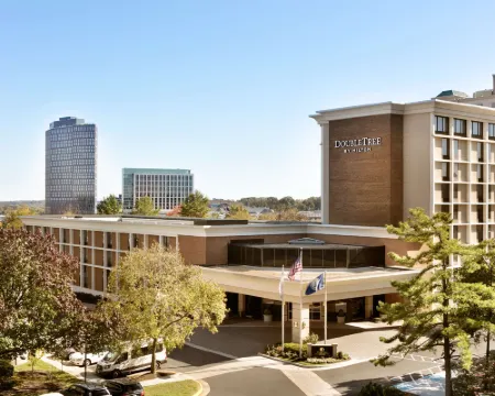 DoubleTree by Hilton McLean Tysons Các khách sạn ở Tysons