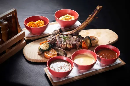 Radisson Lampung Kedaton Отели рядом с достопримечательностью «Lampung Walk»