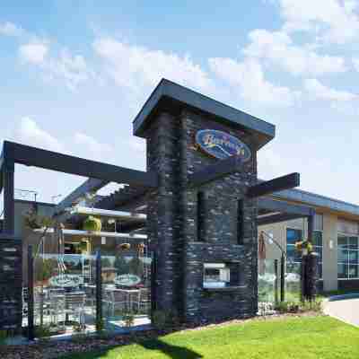 Best Western Plus Edmonton Airport Hotel Hotel Exterior