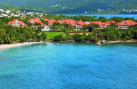 Village Pierre & Vacances Sainte Luce Отели в г. Сент-Люс