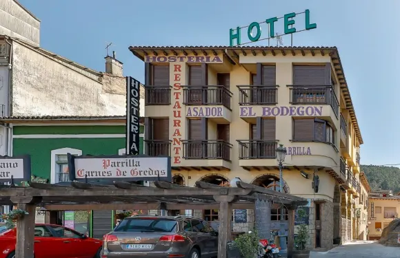 格雷多斯平靜生活酒店